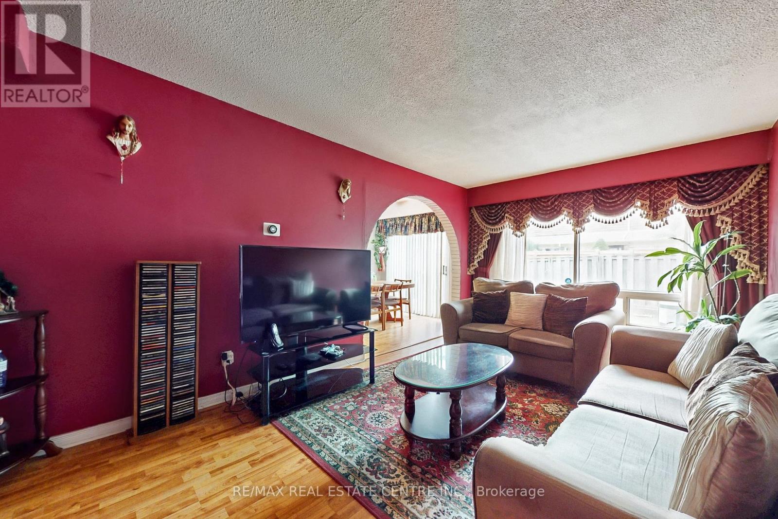 34 - 7406 Darcel Avenue, Mississauga (Malton), Ontario  L4T 2X5 - Photo 7 - W12389950