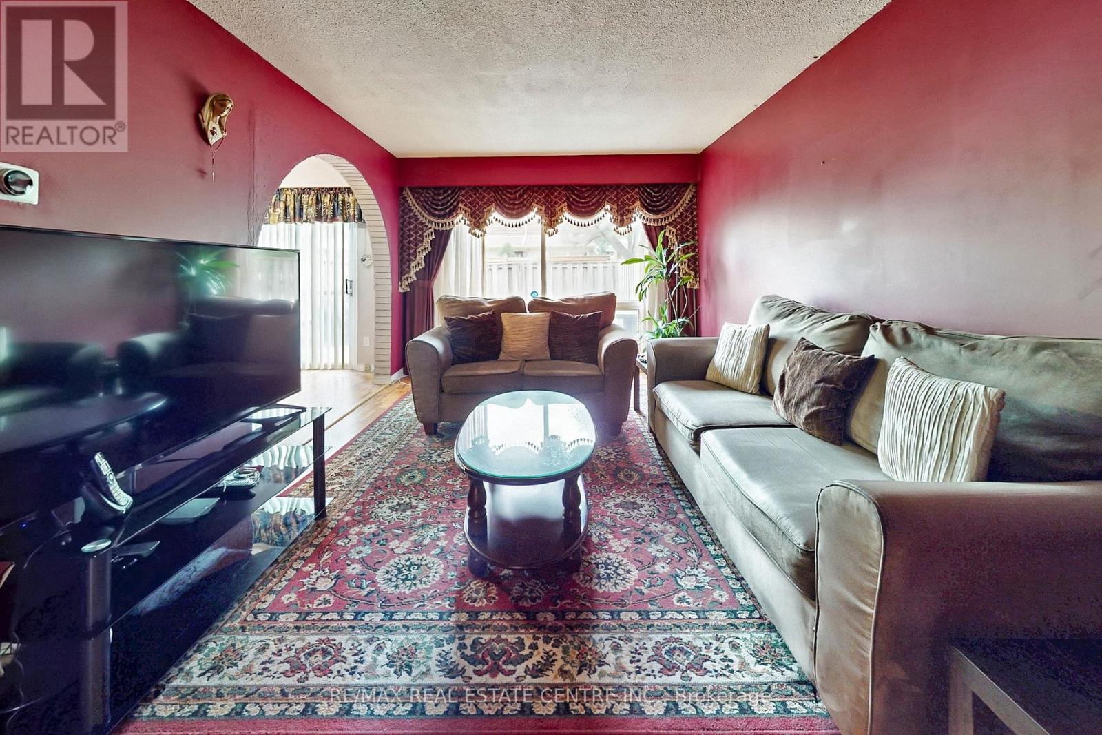 34 - 7406 Darcel Avenue, Mississauga (Malton), Ontario  L4T 2X5 - Photo 8 - W12389950