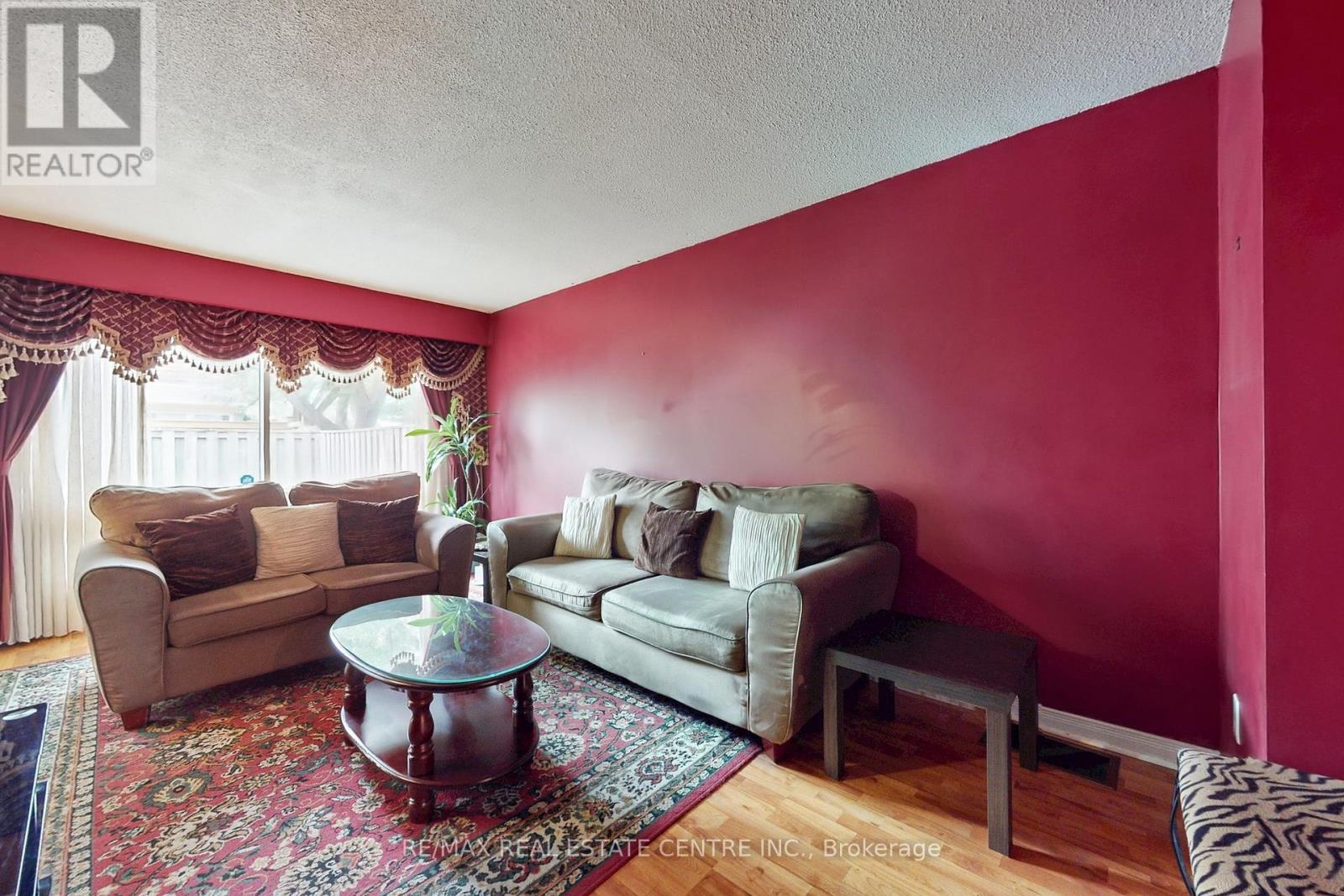 34 - 7406 Darcel Avenue, Mississauga (Malton), Ontario  L4T 2X5 - Photo 9 - W12389950