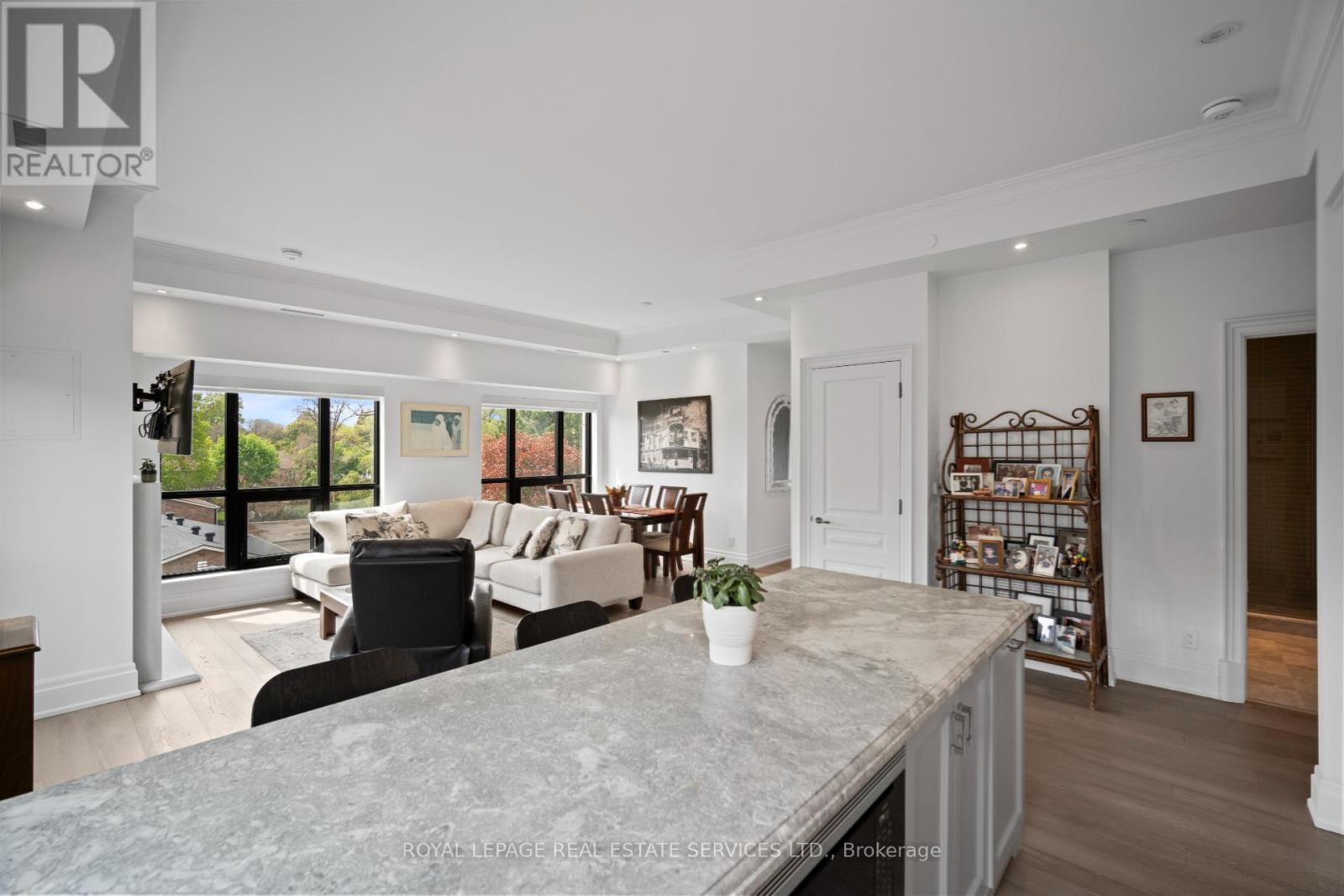 504 - 4 The Kingsway, Toronto (Kingsway South), Ontario  M8X 2T1 - Photo 11 - W12389980
