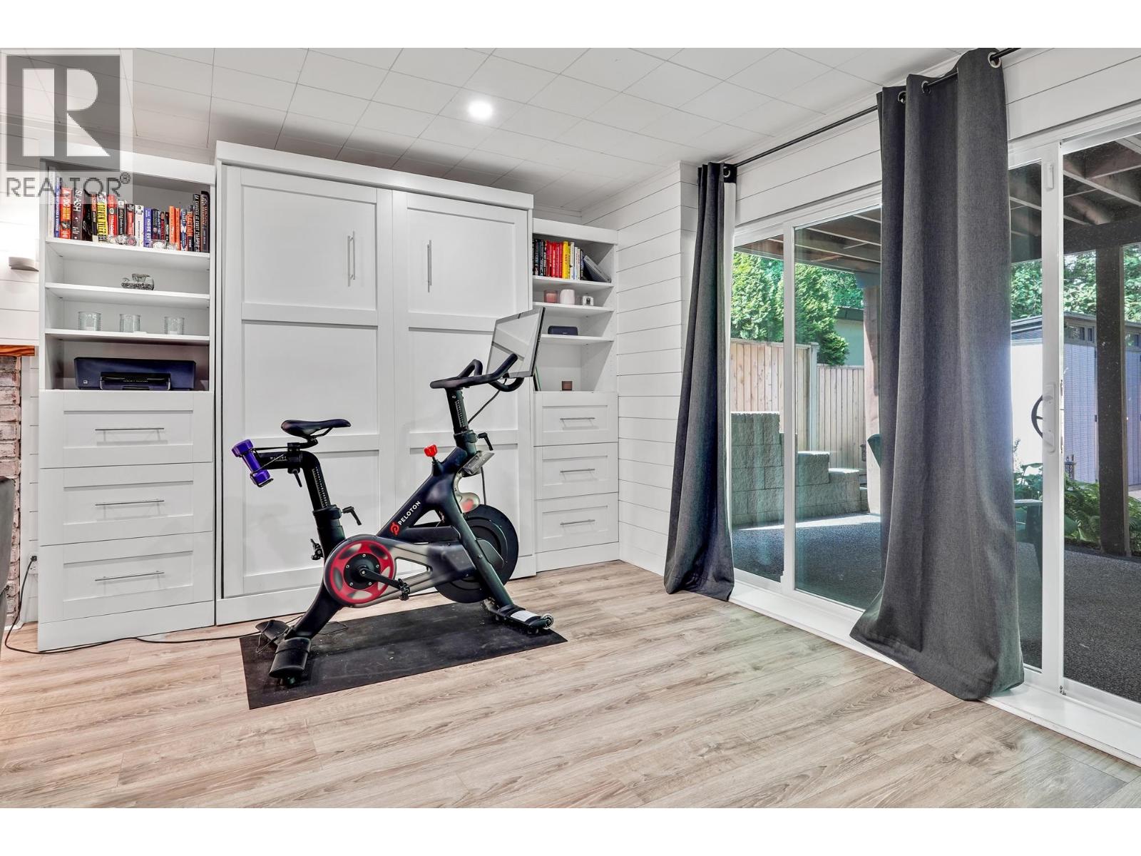 1340 Lorilawn Court, Burnaby, British Columbia  V5B 3N5 - Photo 18 - R3045089