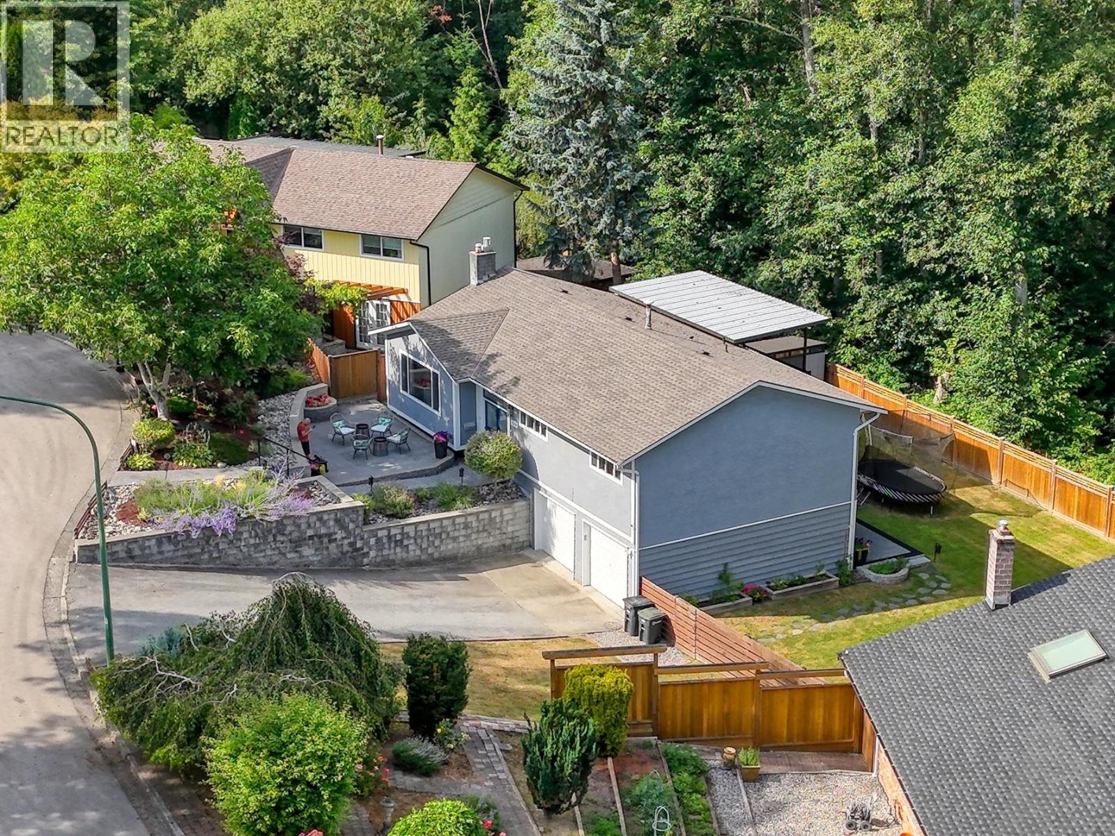 1340 Lorilawn Court, Burnaby, British Columbia  V5B 3N5 - Photo 3 - R3045089