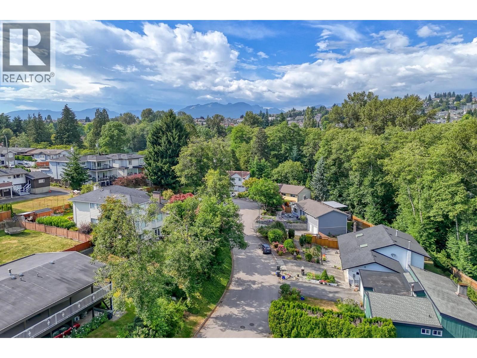1340 Lorilawn Court, Burnaby, British Columbia  V5B 3N5 - Photo 6 - R3045089
