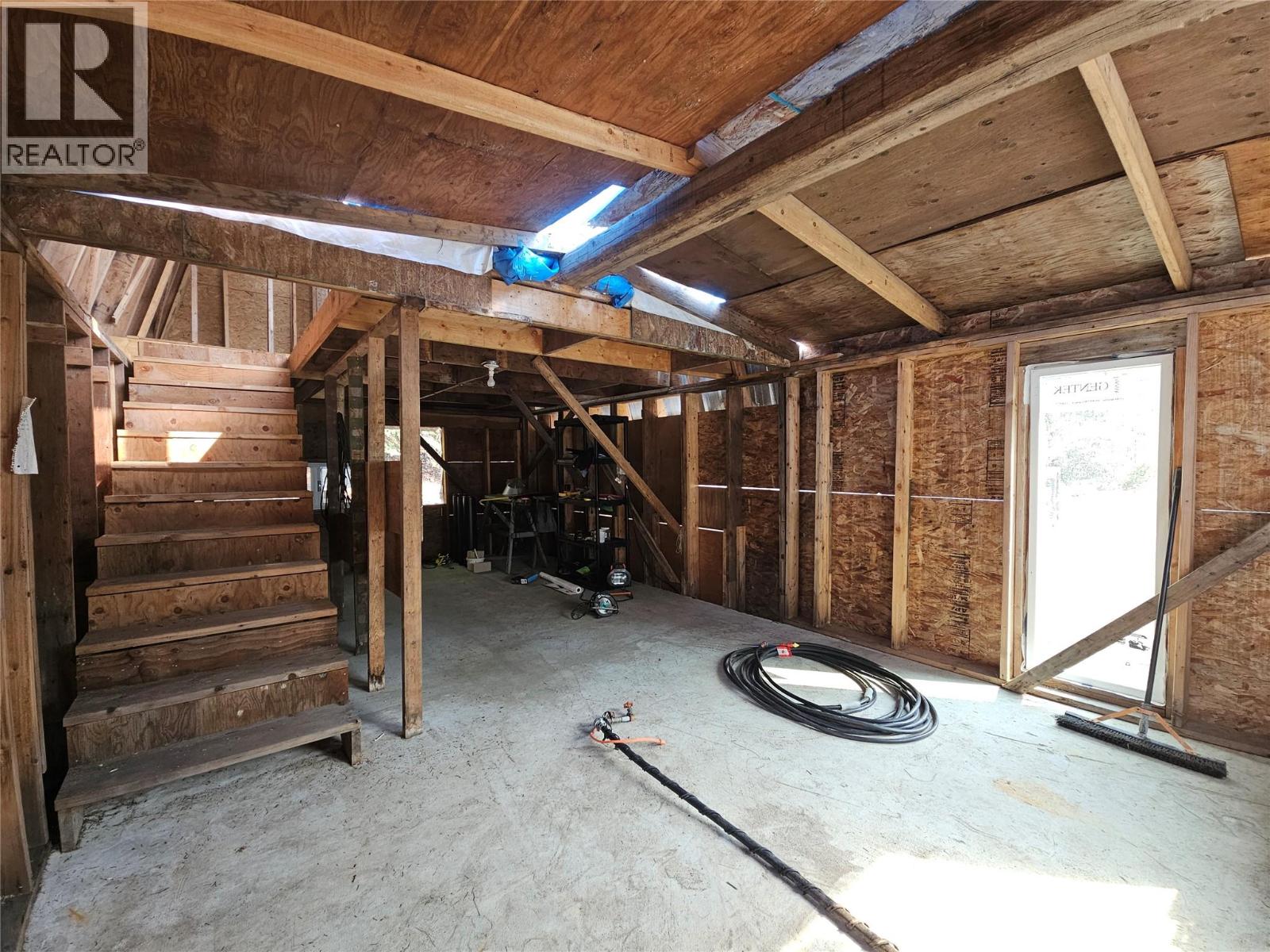 4363 Ross Spur Road, Ross Spur, British Columbia  V0G 1Z0 - Photo 12 - 10362059