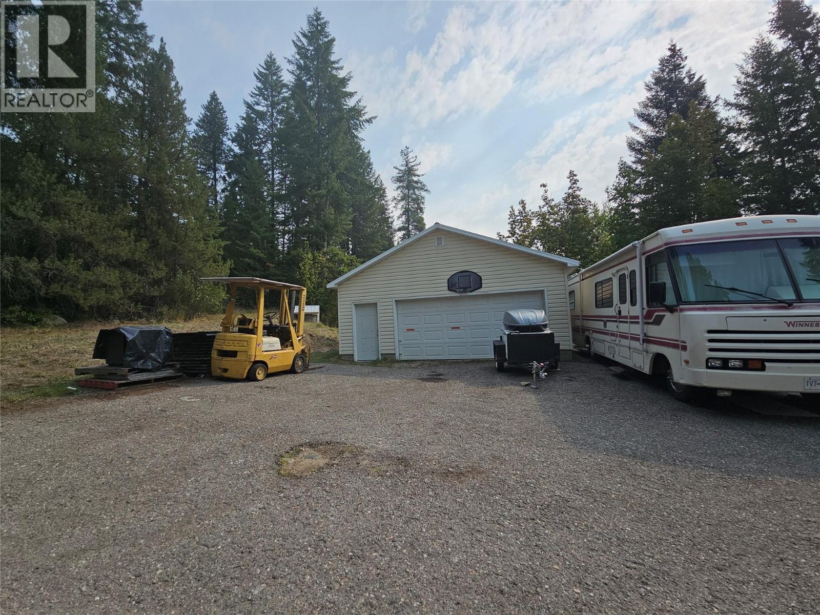 4363 Ross Spur Road, Ross Spur, British Columbia  V0G 1Z0 - Photo 2 - 10362059