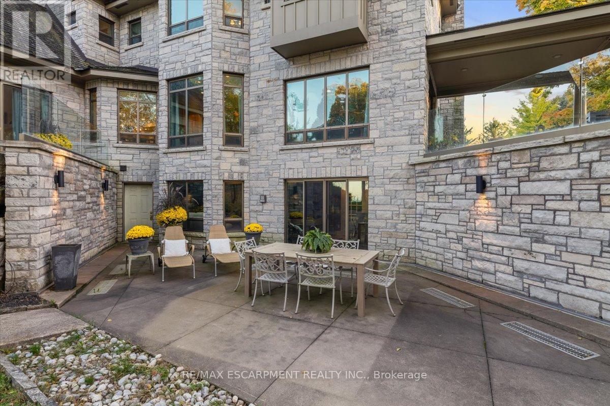 90 Ridge Road W, Grimsby (Grimsby Escarpment), Ontario  L3M 4E7 - Photo 35 - X12389958