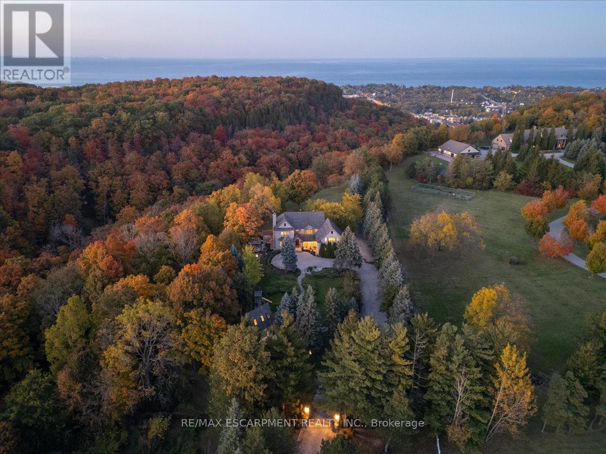 90 Ridge Road W, Grimsby (Grimsby Escarpment), Ontario  L3M 4E7 - Photo 5 - X12389958