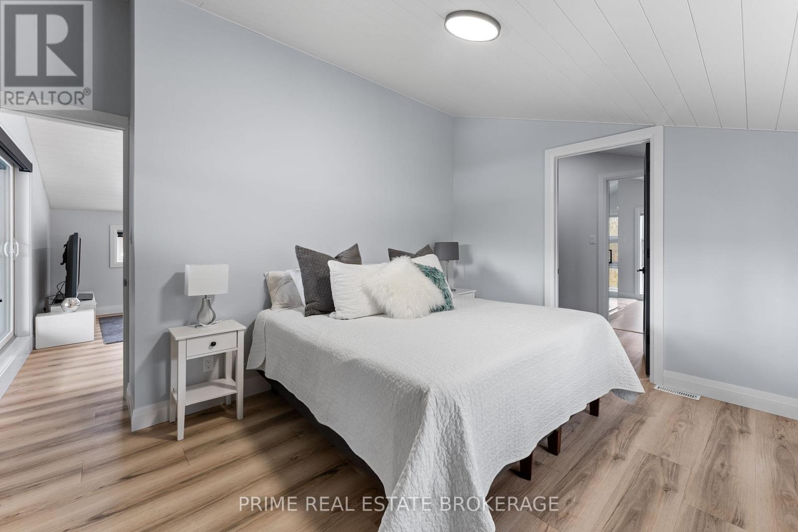 35 Walker Street, Lambton Shores, Ontario  N0M 1T0 - Photo 30 - X12293647