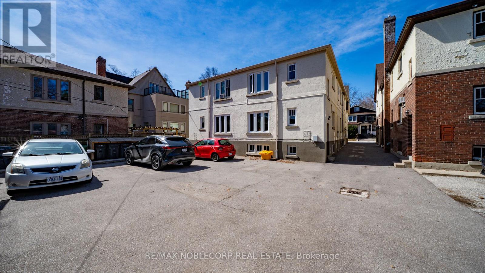 809-811 Duplex Avenue, Toronto (Lawrence Park South), Ontario  M4R 1W6 - Photo 6 - C12390018