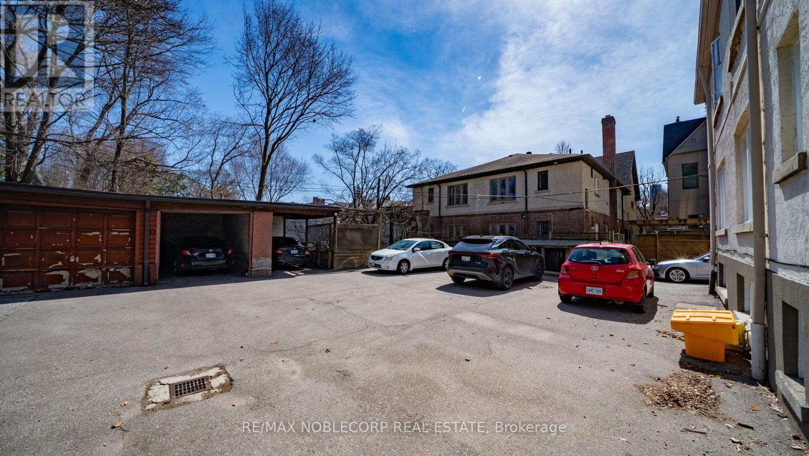 809-811 Duplex Avenue, Toronto (Lawrence Park South), Ontario  M4R 1W6 - Photo 7 - C12390018