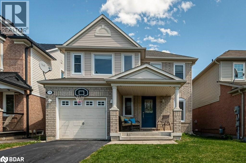Property at 19 CALLANDER Crescent image 2