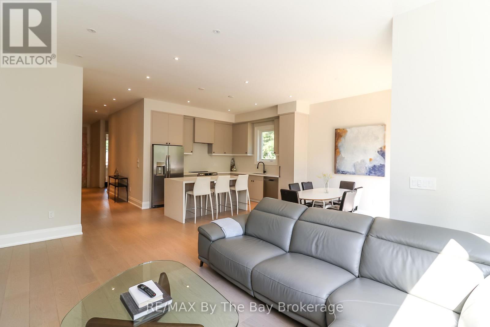 Property at 35 48TH STREET N image 5