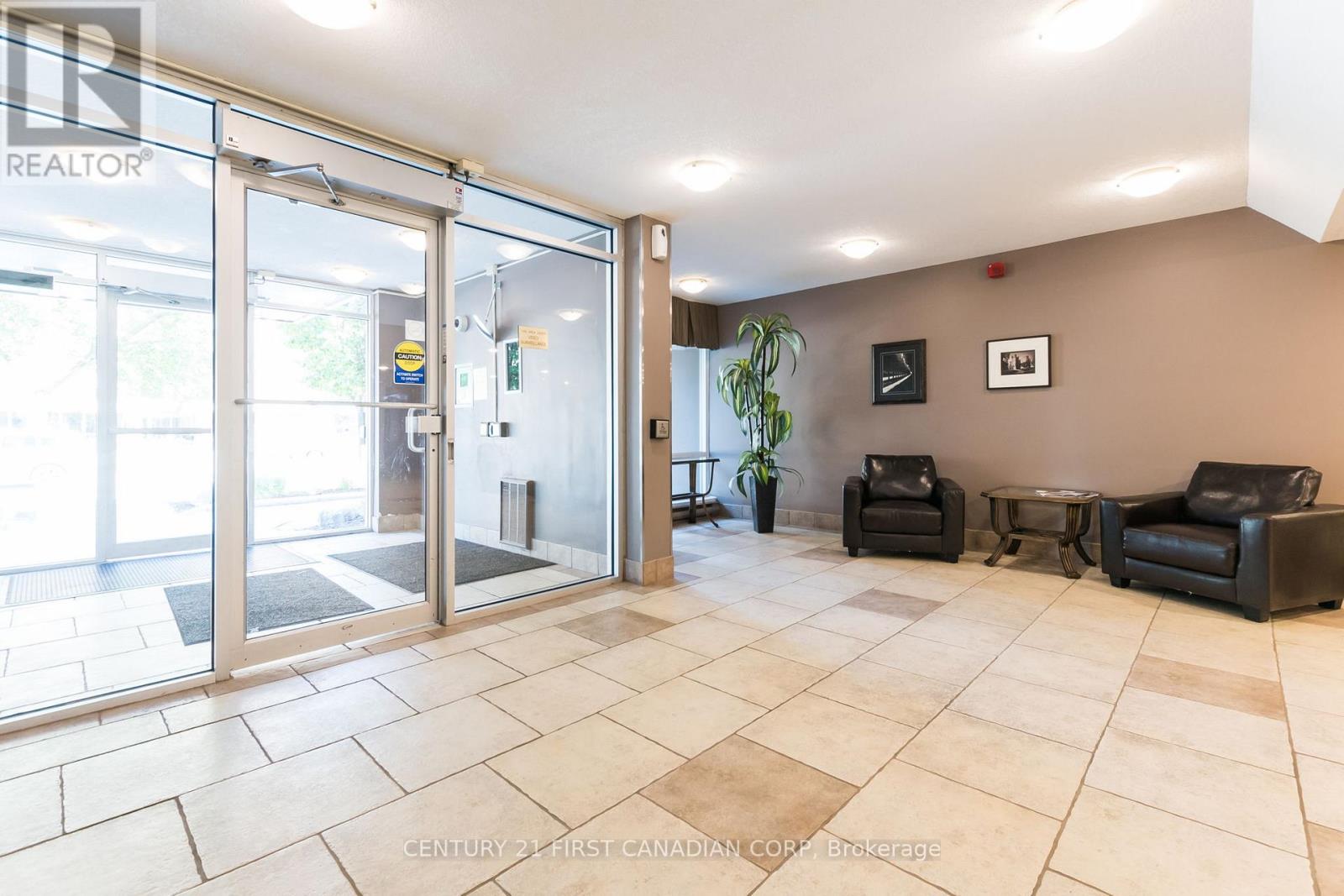 203 - 155 Kent Street, London East, Ontario  N6A 5N7 - Photo 34 - X12388739
