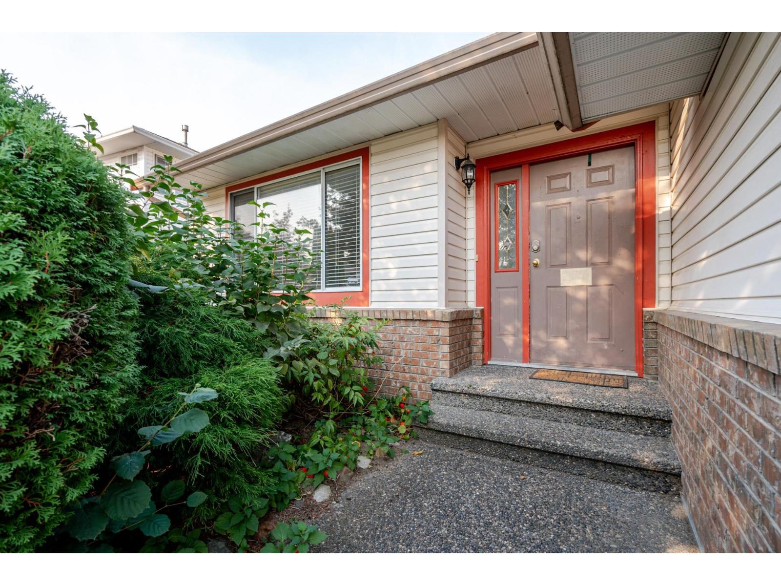 6051 Glenroy Drive, Sardis South, Chilliwack, British Columbia  V2R 2H8 - Photo 2 - R3044890