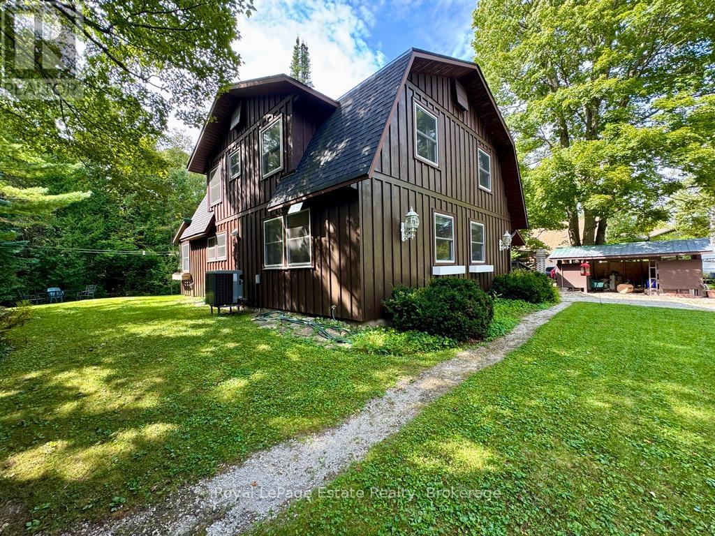 44 Whitefish Boulevard, South Bruce Peninsula, Ontario  N0H 2T0 - Photo 2 - X12390071