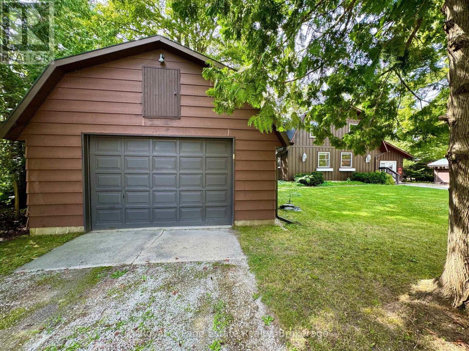 44 Whitefish Boulevard, South Bruce Peninsula, Ontario  N0H 2T0 - Photo 5 - X12390071