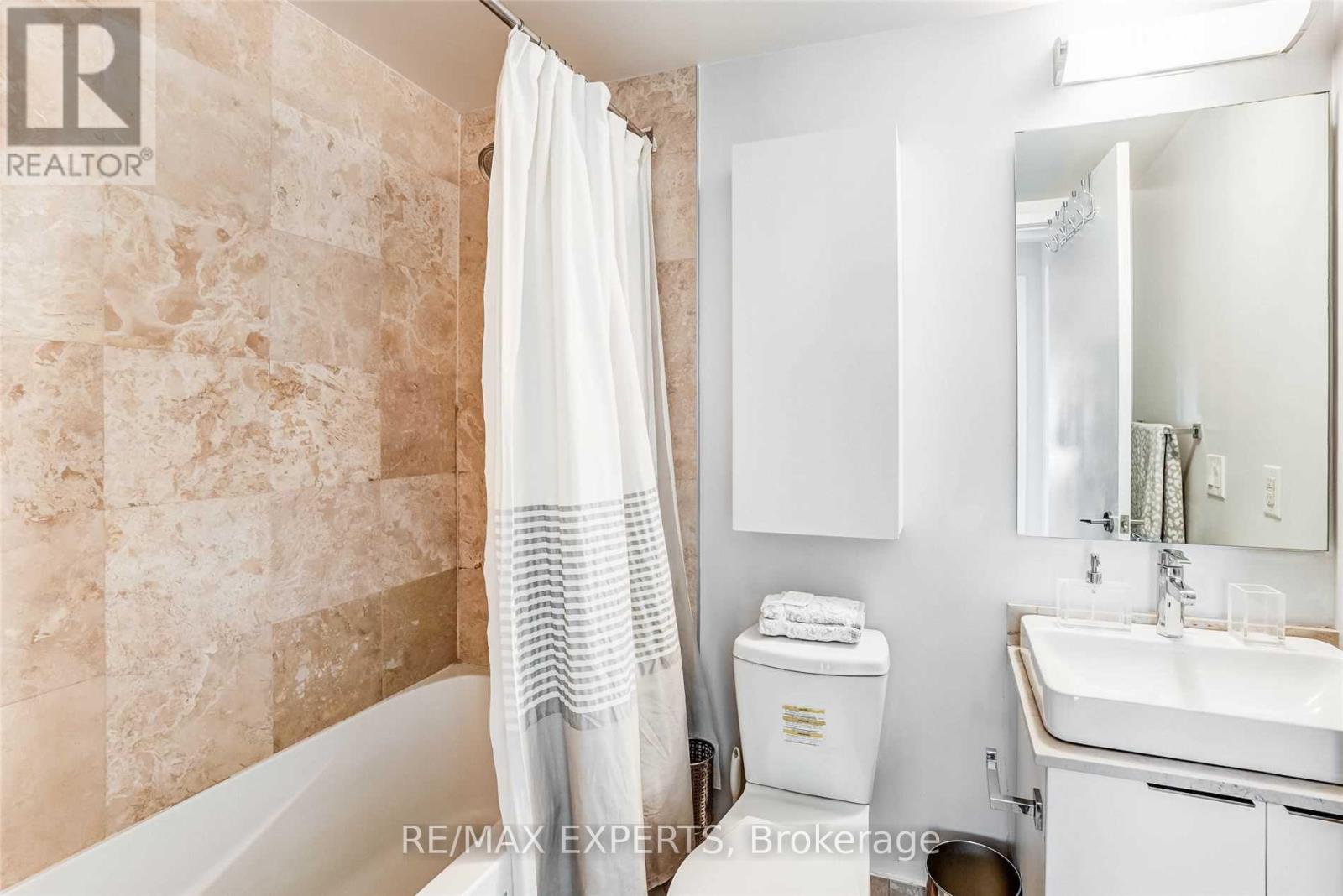 3803 - 14 York Street, Toronto, Ontario  M5J 0B1 - Photo 24 - C12335502