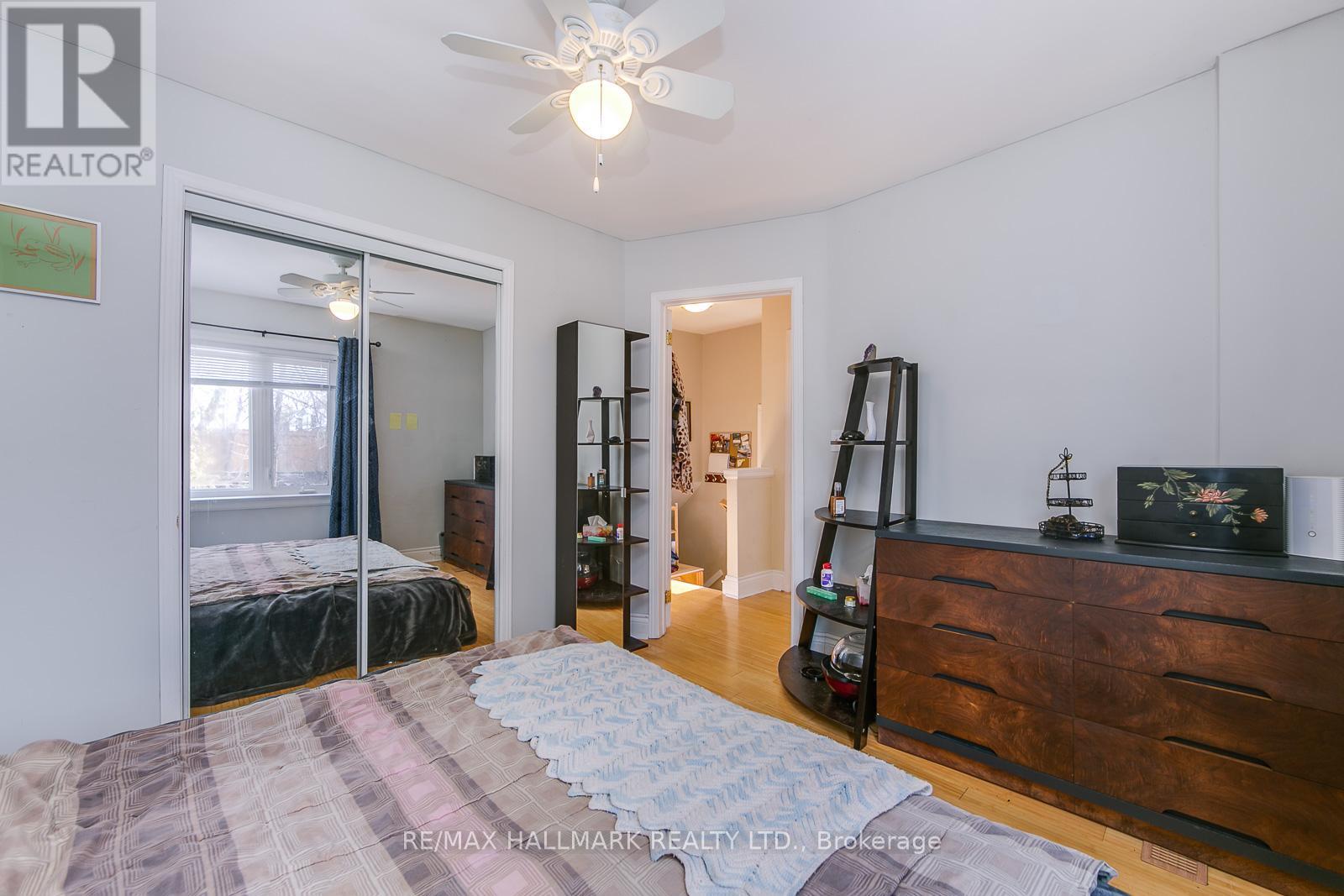Upper - 96 Hertle Avenue, Toronto, Ontario  M4L 2T4 - Photo 14 - E12390046