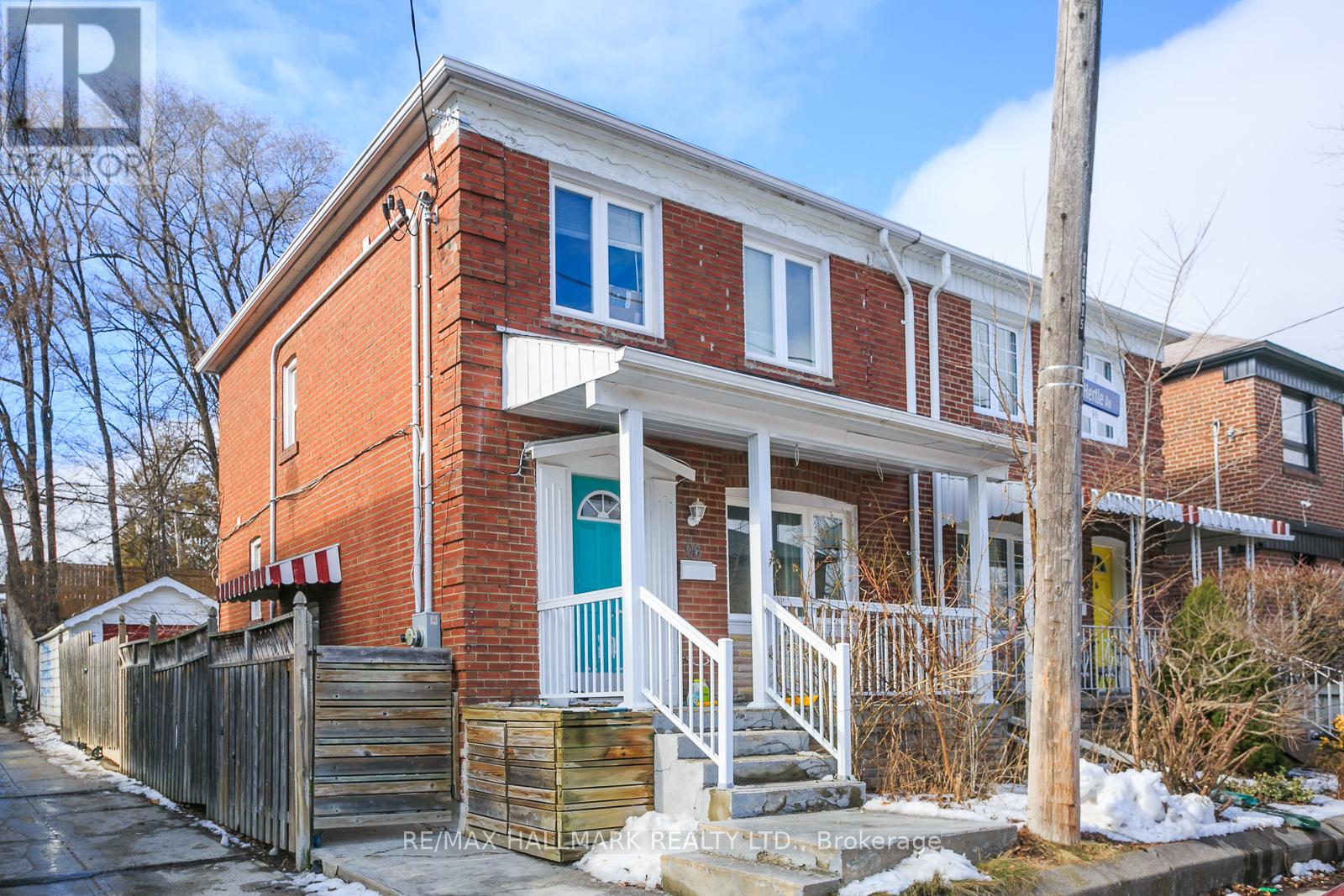 Upper - 96 Hertle Avenue, Toronto, Ontario  M4L 2T4 - Photo 19 - E12390046