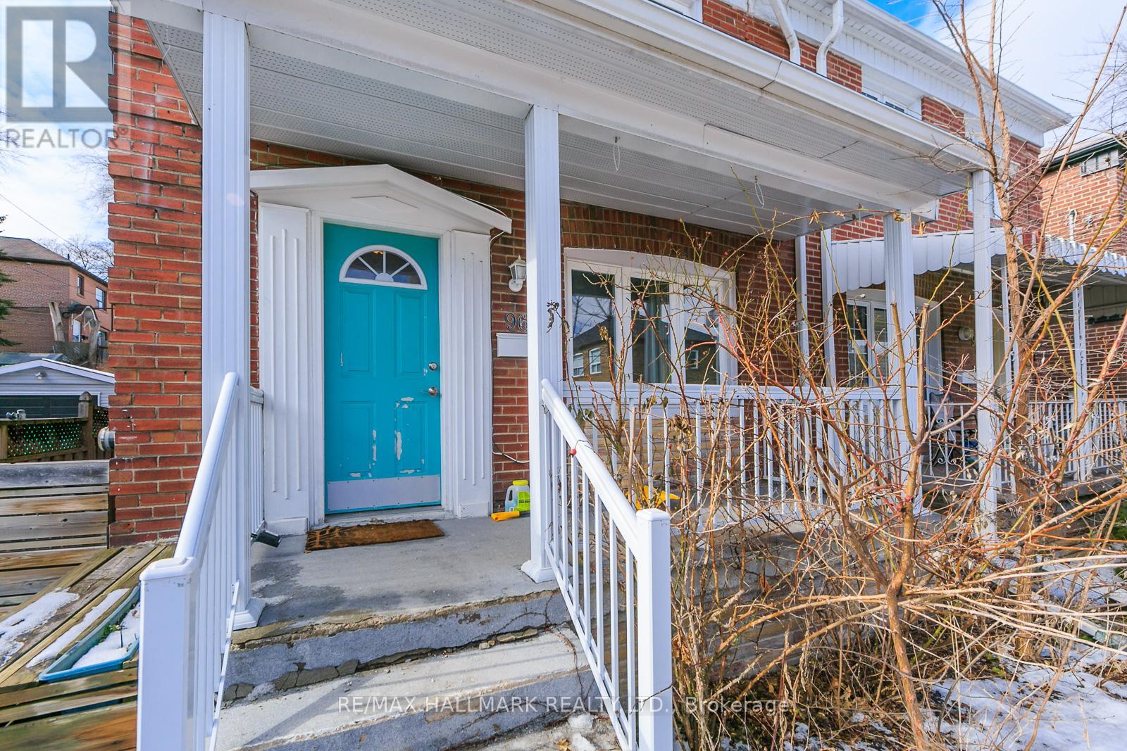 Upper - 96 Hertle Avenue, Toronto, Ontario  M4L 2T4 - Photo 21 - E12390046