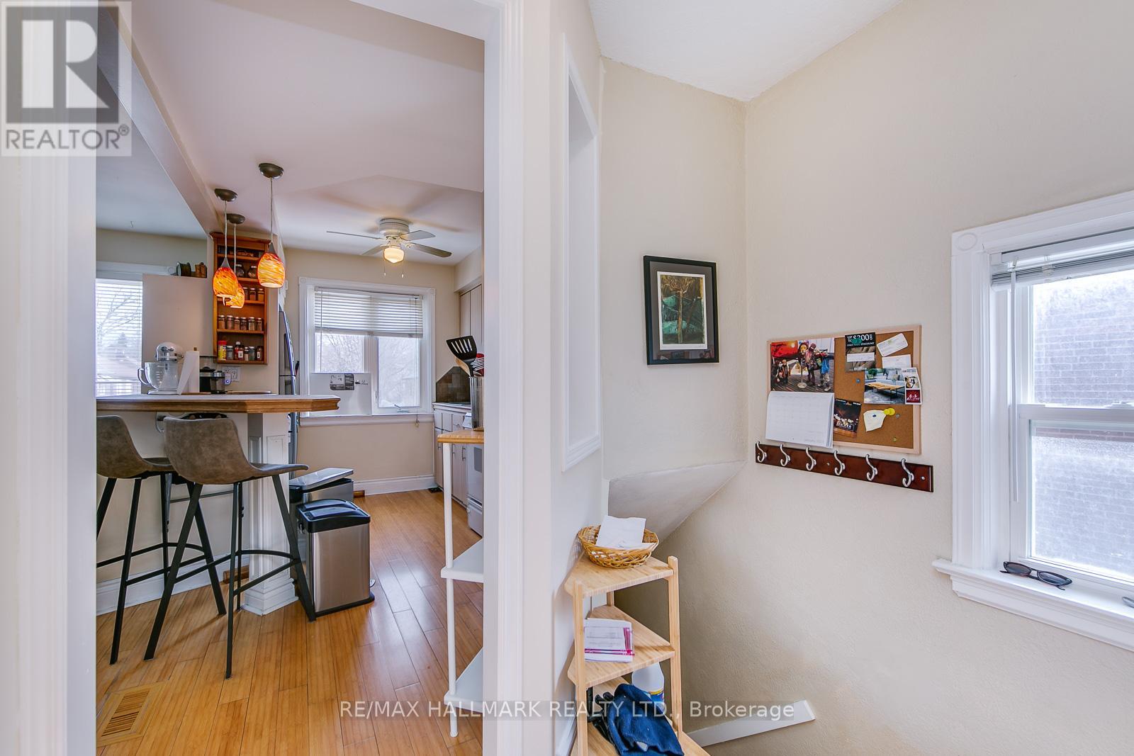 Upper - 96 Hertle Avenue, Toronto, Ontario  M4L 2T4 - Photo 3 - E12390046