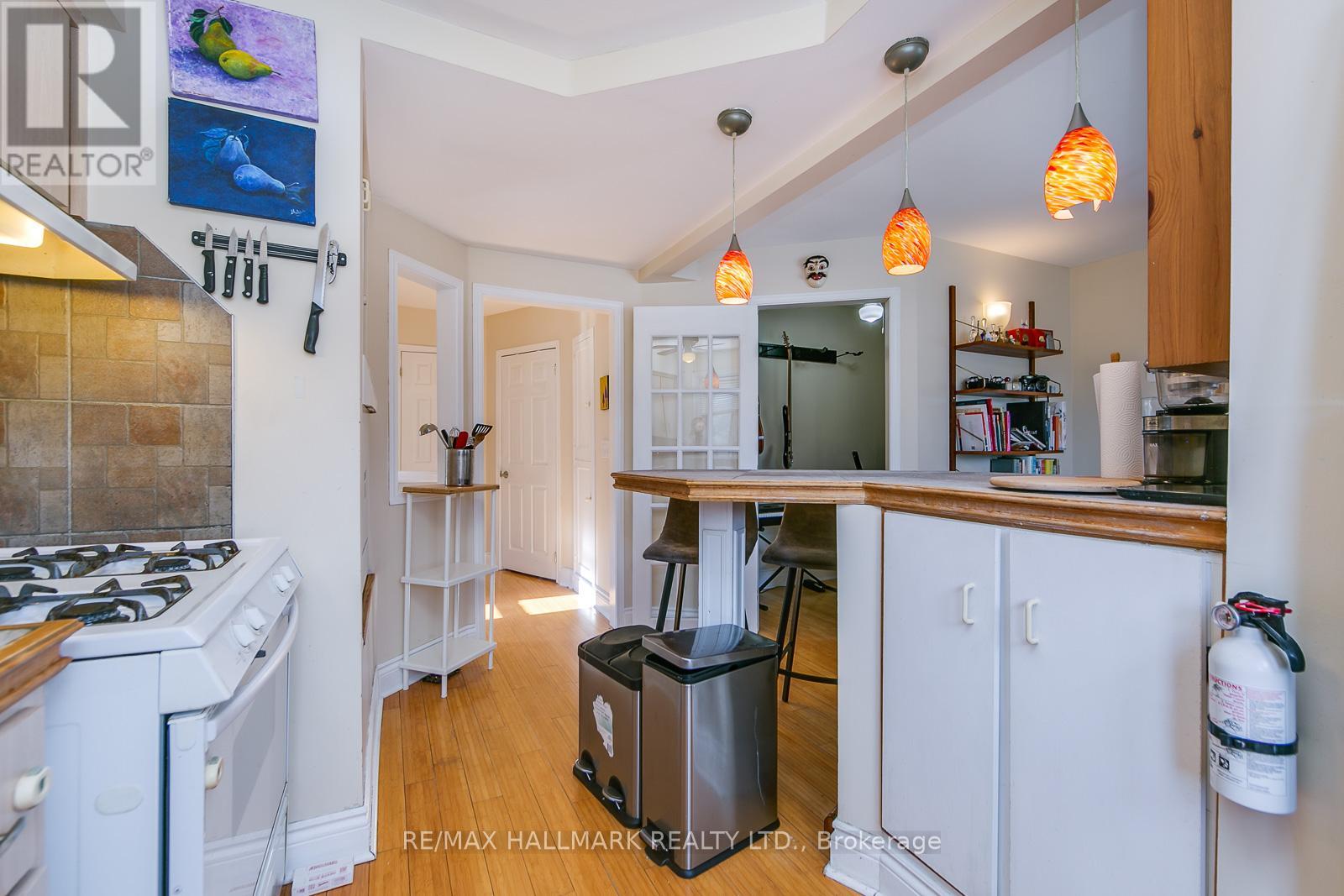 Upper - 96 Hertle Avenue, Toronto, Ontario  M4L 2T4 - Photo 6 - E12390046