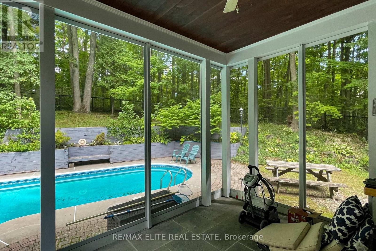 18 Blue Ridge Trail, Whitchurch-Stouffville, Ontario  L3Y 4W1 - Photo 10 - N12390067