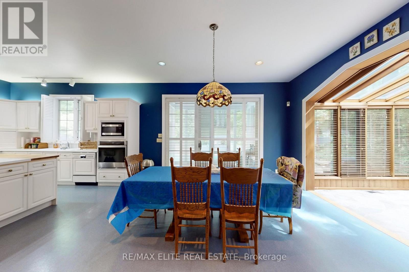 18 Blue Ridge Trail, Whitchurch-Stouffville, Ontario  L3Y 4W1 - Photo 3 - N12390067