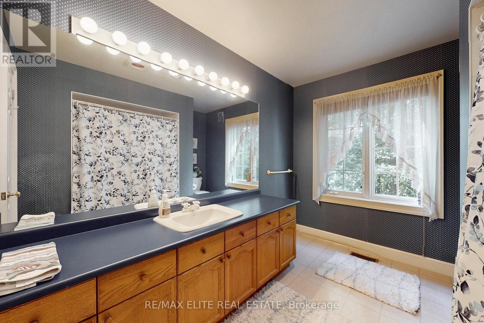 18 Blue Ridge Trail, Whitchurch-Stouffville, Ontario  L3Y 4W1 - Photo 37 - N12390067