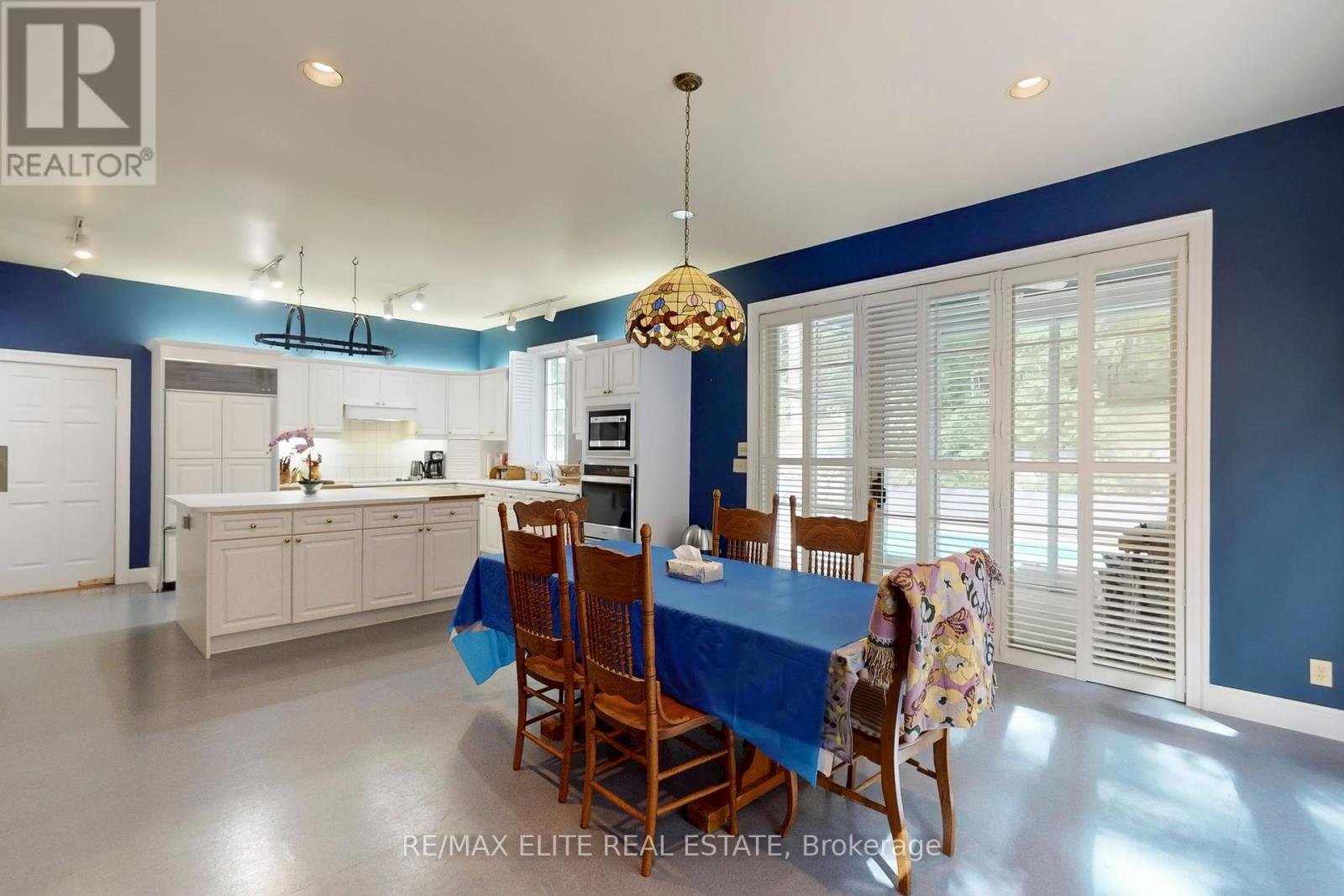 18 Blue Ridge Trail, Whitchurch-Stouffville, Ontario  L3Y 4W1 - Photo 7 - N12390067