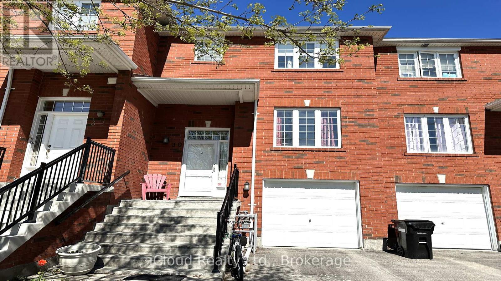 30 VILLAGE GREEN LANE, Bradford West Gwillimbury, Ontario