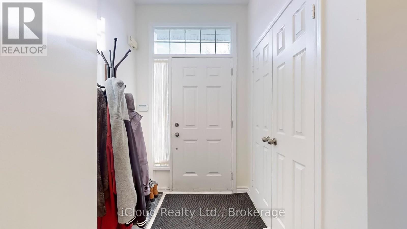 30 Village Green Lane, Bradford West Gwillimbury, Ontario  L3Z 3E7 - Photo 14 - N12390085