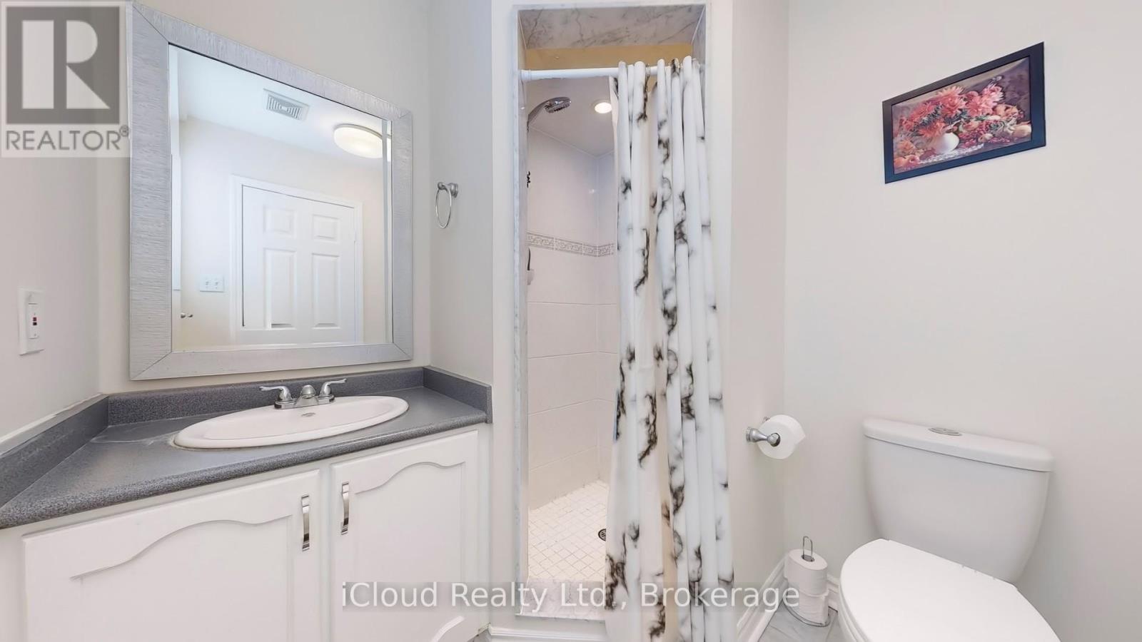 30 Village Green Lane, Bradford West Gwillimbury, Ontario  L3Z 3E7 - Photo 25 - N12390085