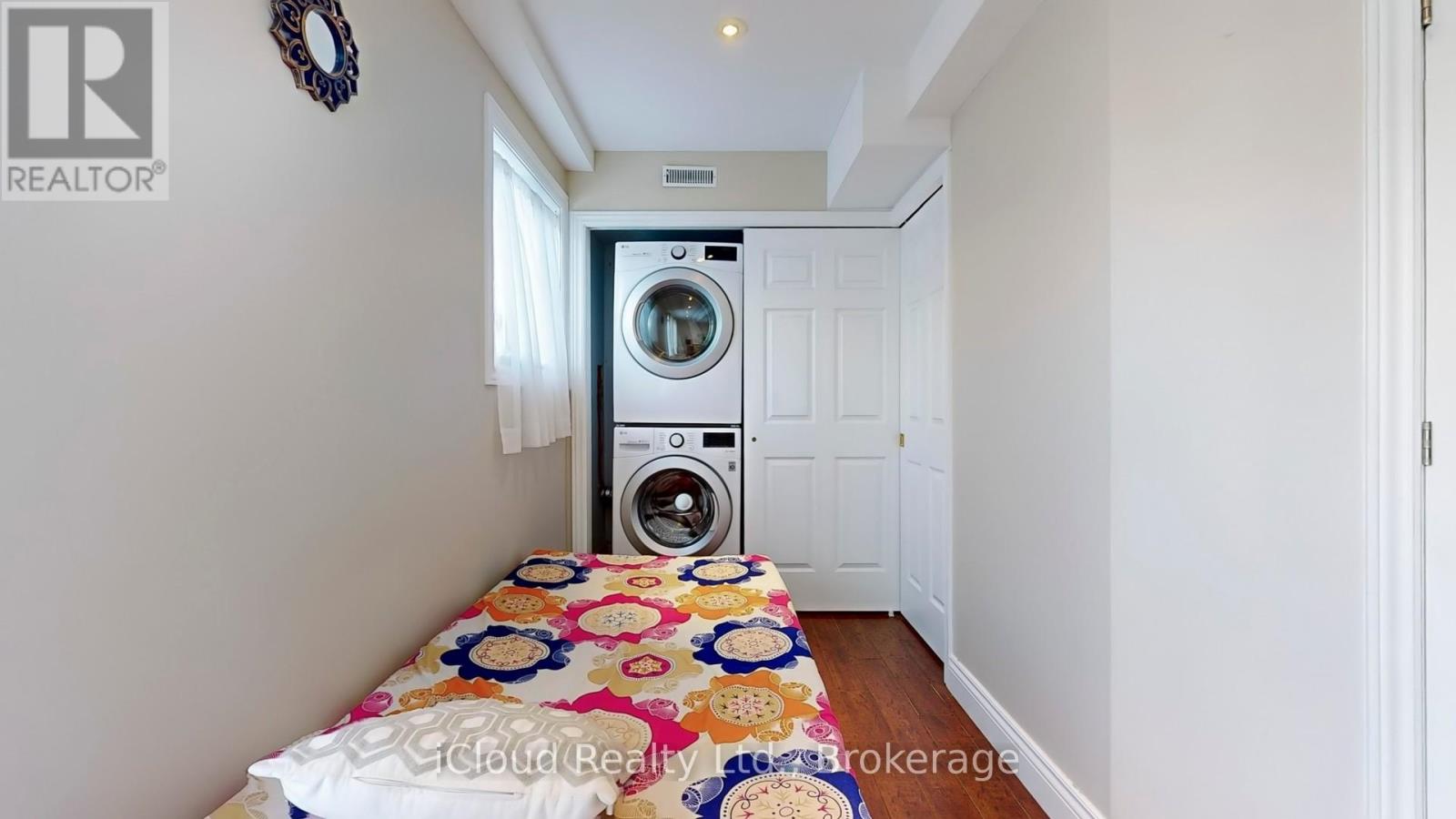 30 Village Green Lane, Bradford West Gwillimbury, Ontario  L3Z 3E7 - Photo 30 - N12390085