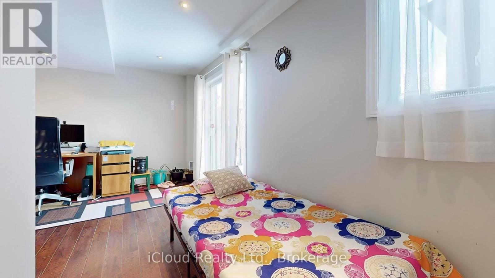 30 Village Green Lane, Bradford West Gwillimbury, Ontario  L3Z 3E7 - Photo 31 - N12390085