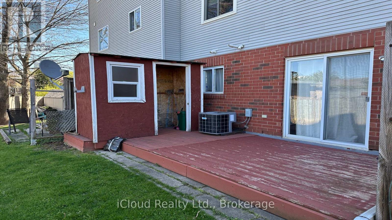 30 Village Green Lane, Bradford West Gwillimbury, Ontario  L3Z 3E7 - Photo 32 - N12390085