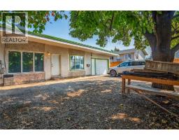 715B Gerstmar Road, kelowna, British Columbia