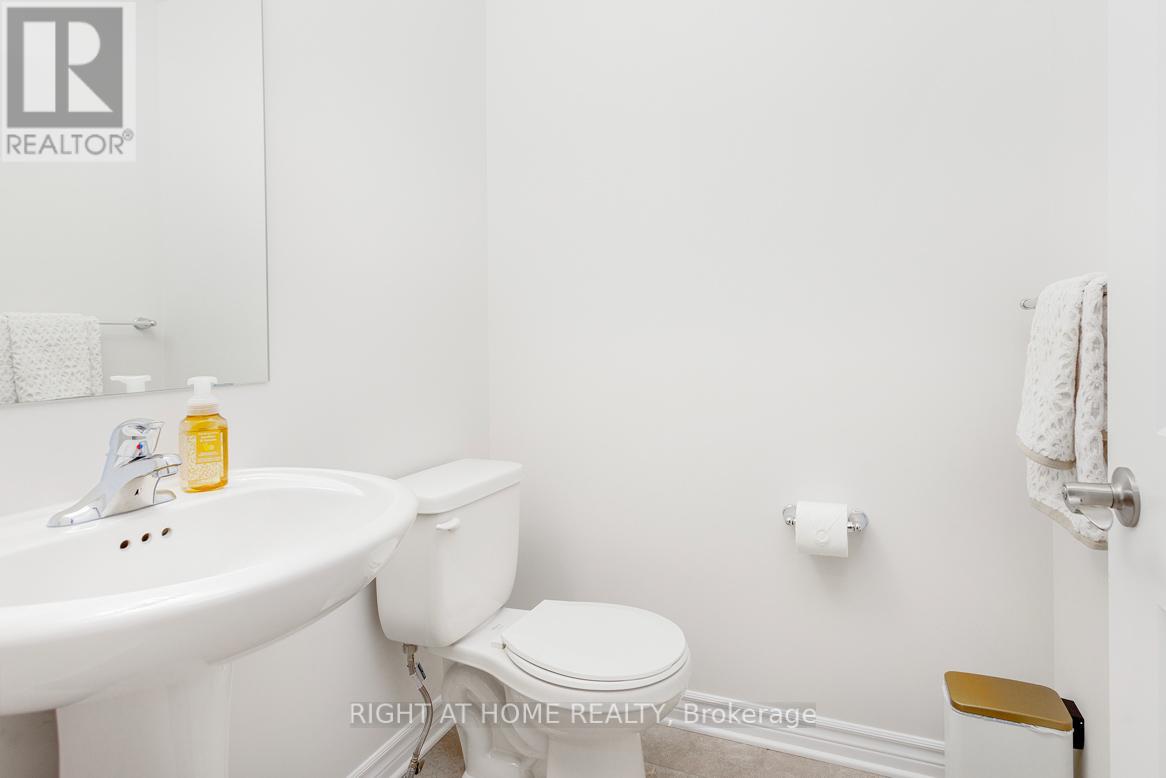 65 Esban Drive, Ottawa, Ontario  K1X 0H3 - Photo 16 - X12387900