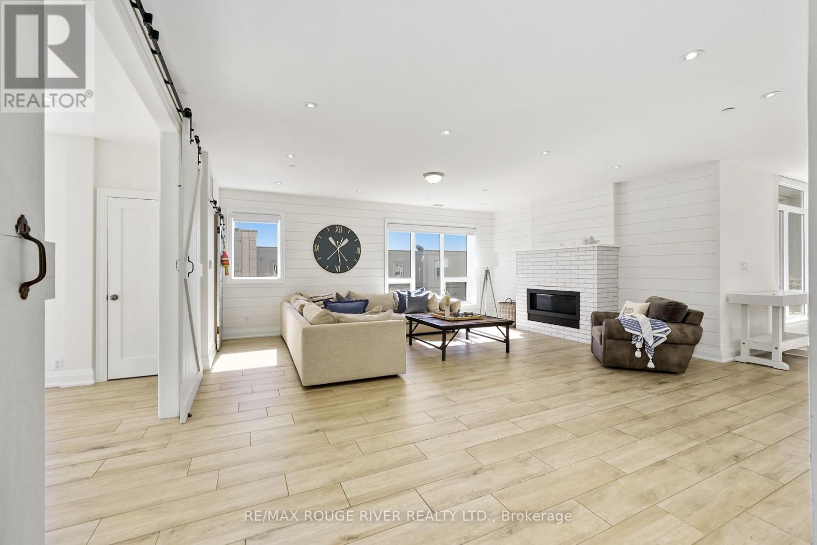 301 - 169 Division Street, Cobourg, Ontario  K9A 0B3 - Photo 5 - X12390103