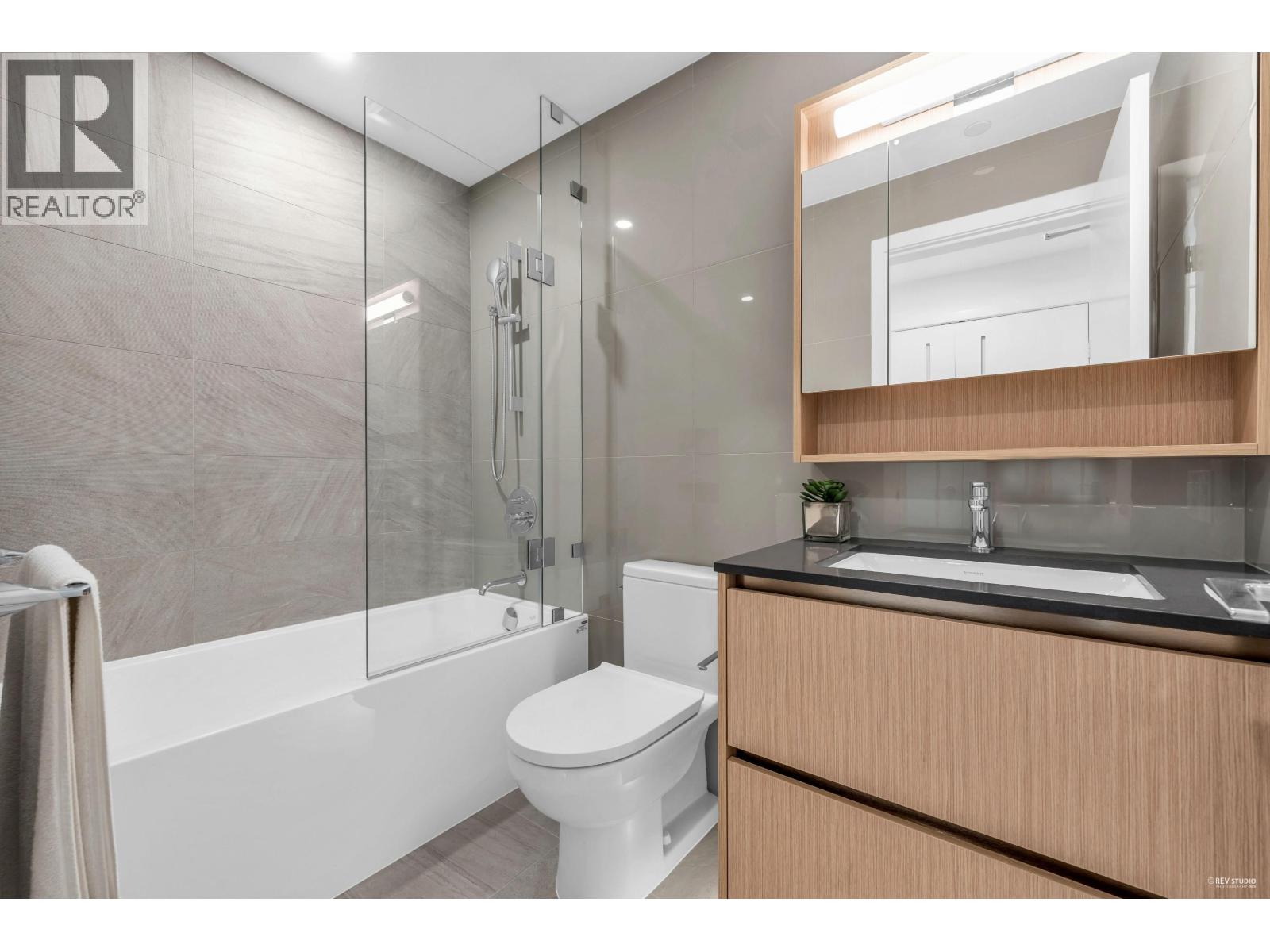 607 5593 No. 3 Road, Richmond, British Columbia  V6X 0X6 - Photo 16 - R3042347