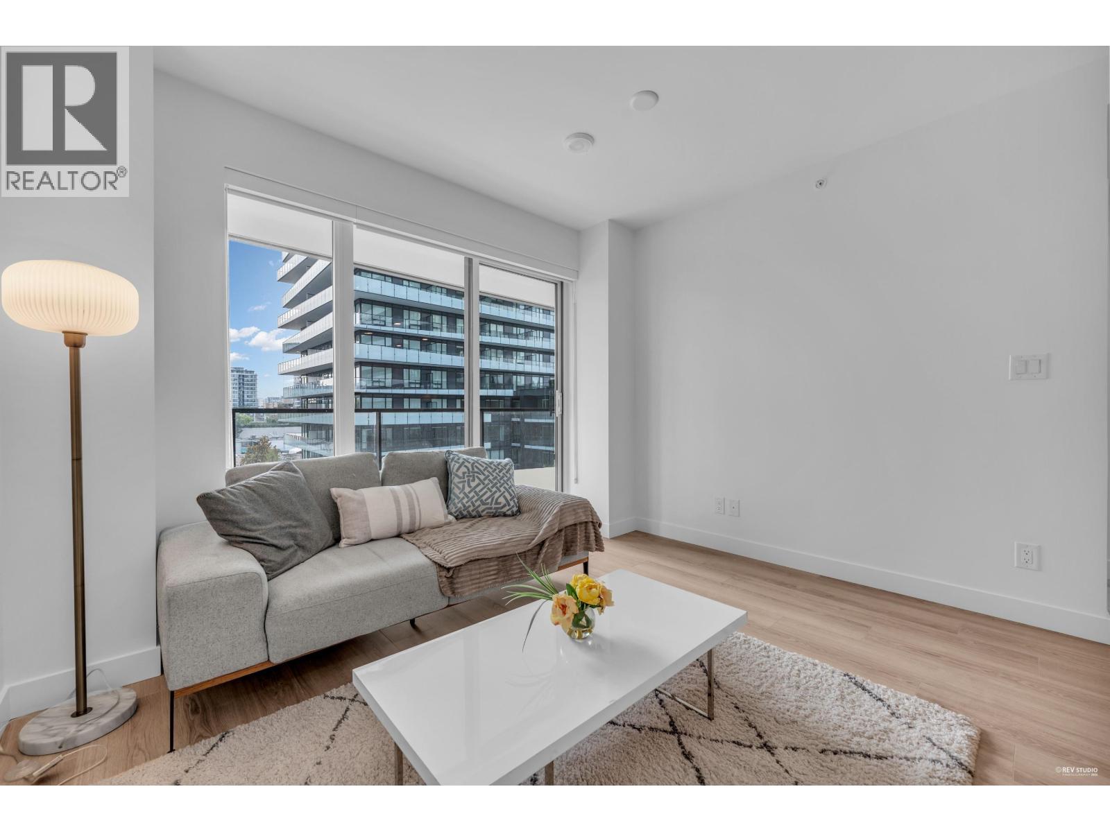 607 5593 No. 3 Road, Richmond, British Columbia  V6X 0X6 - Photo 3 - R3042347