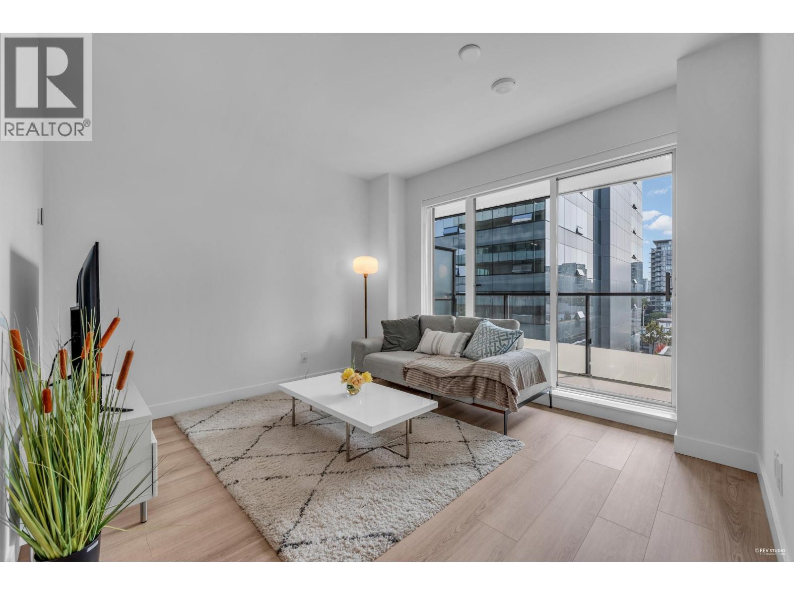 607 5593 No. 3 Road, Richmond, British Columbia  V6X 0X6 - Photo 4 - R3042347