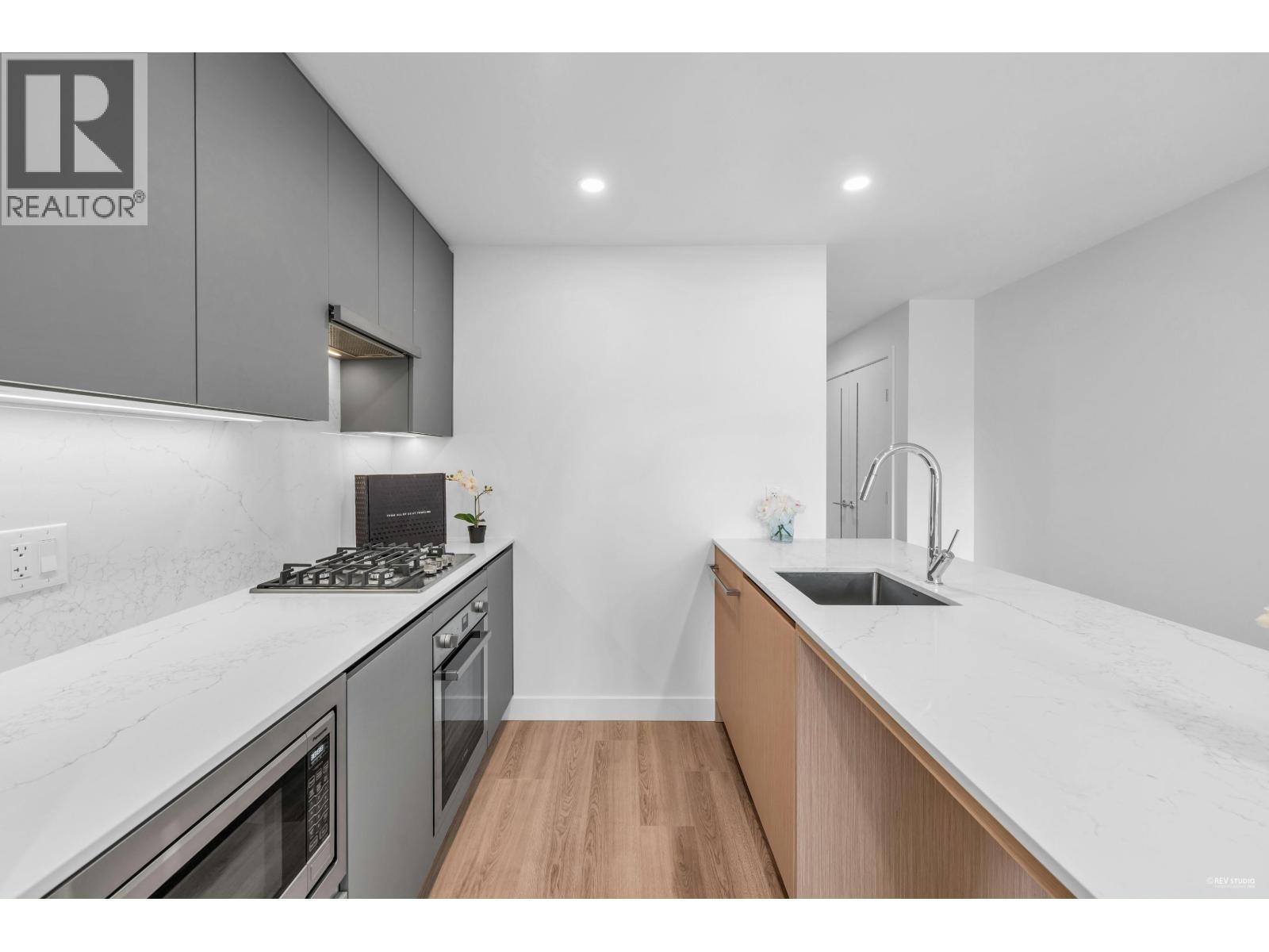 607 5593 No. 3 Road, Richmond, British Columbia  V6X 0X6 - Photo 10 - R3042347