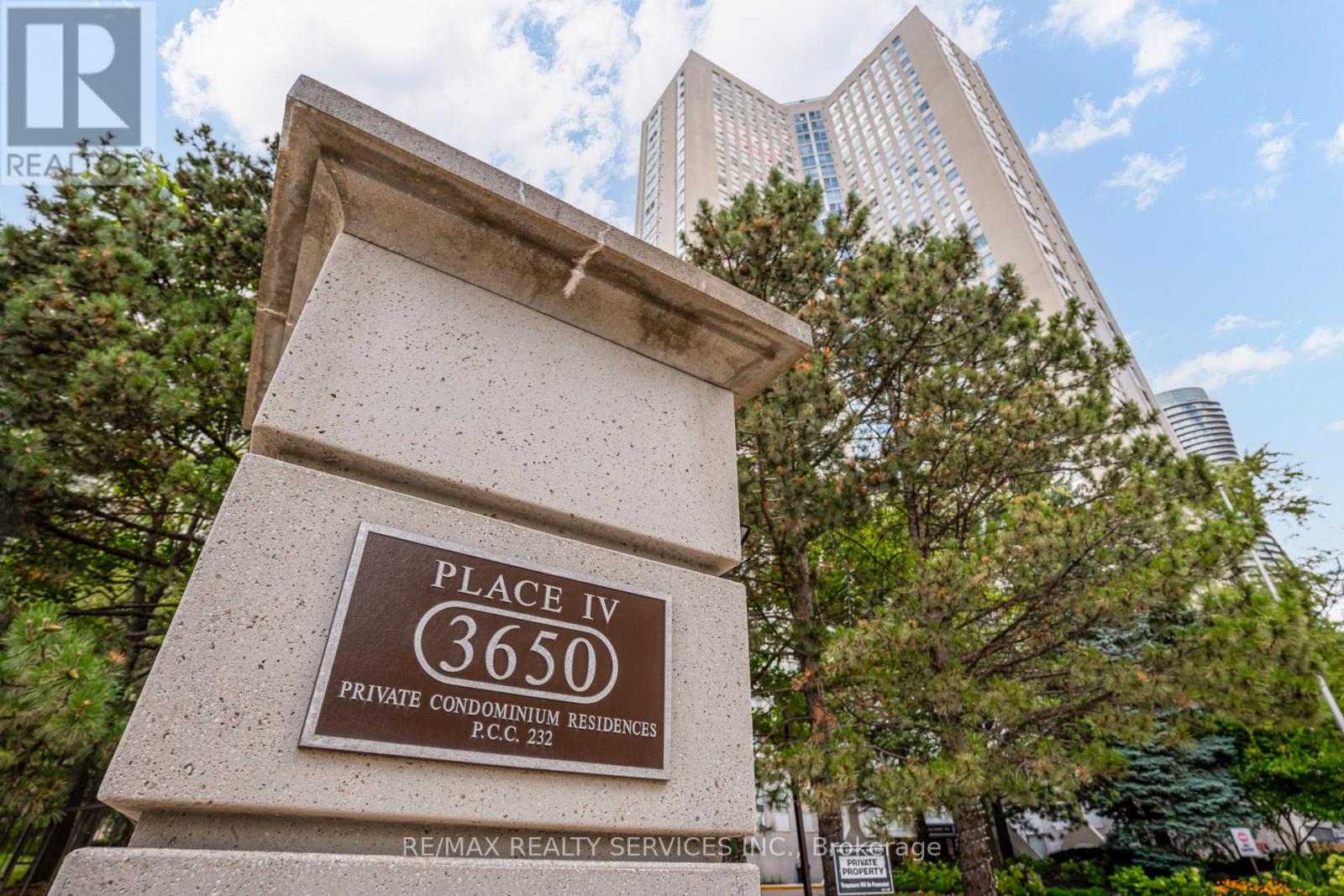1508 - 3650 Kaneff Crescent, Mississauga, Ontario  L5A 4A1 - Photo 2 - W12390054