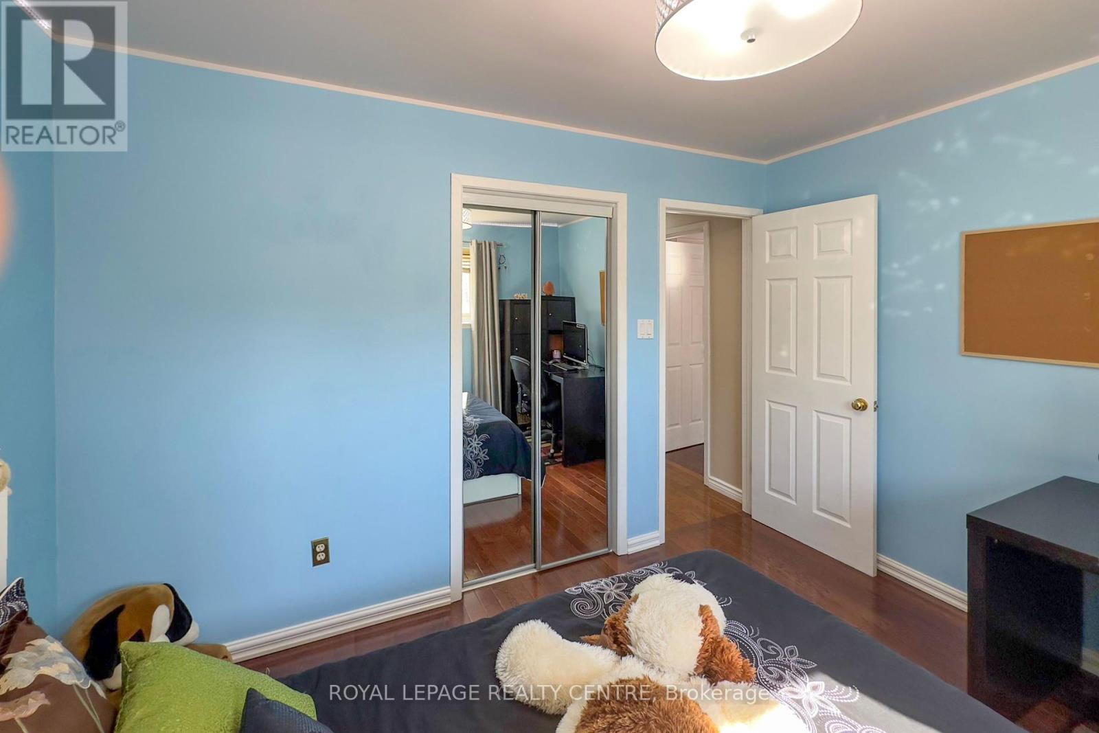 254 Louis Drive, Mississauga, Ontario  L5B 1Y9 - Photo 15 - W12390089