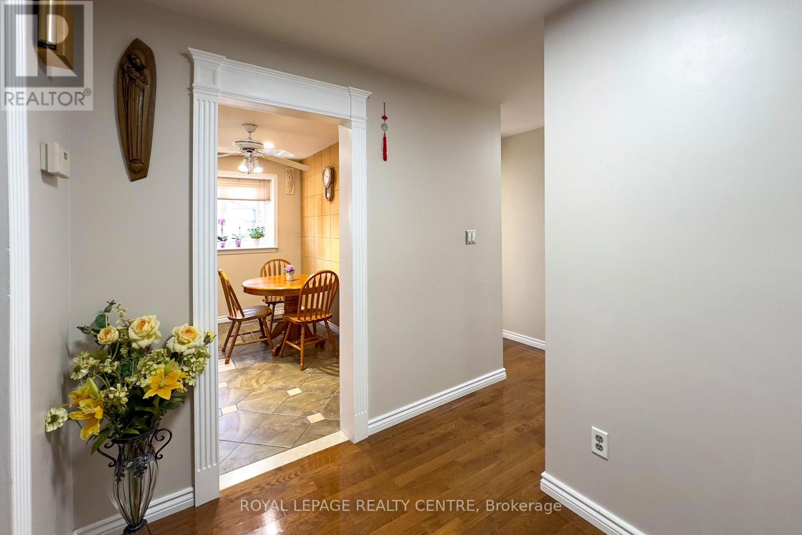 254 Louis Drive, Mississauga, Ontario  L5B 1Y9 - Photo 18 - W12390089