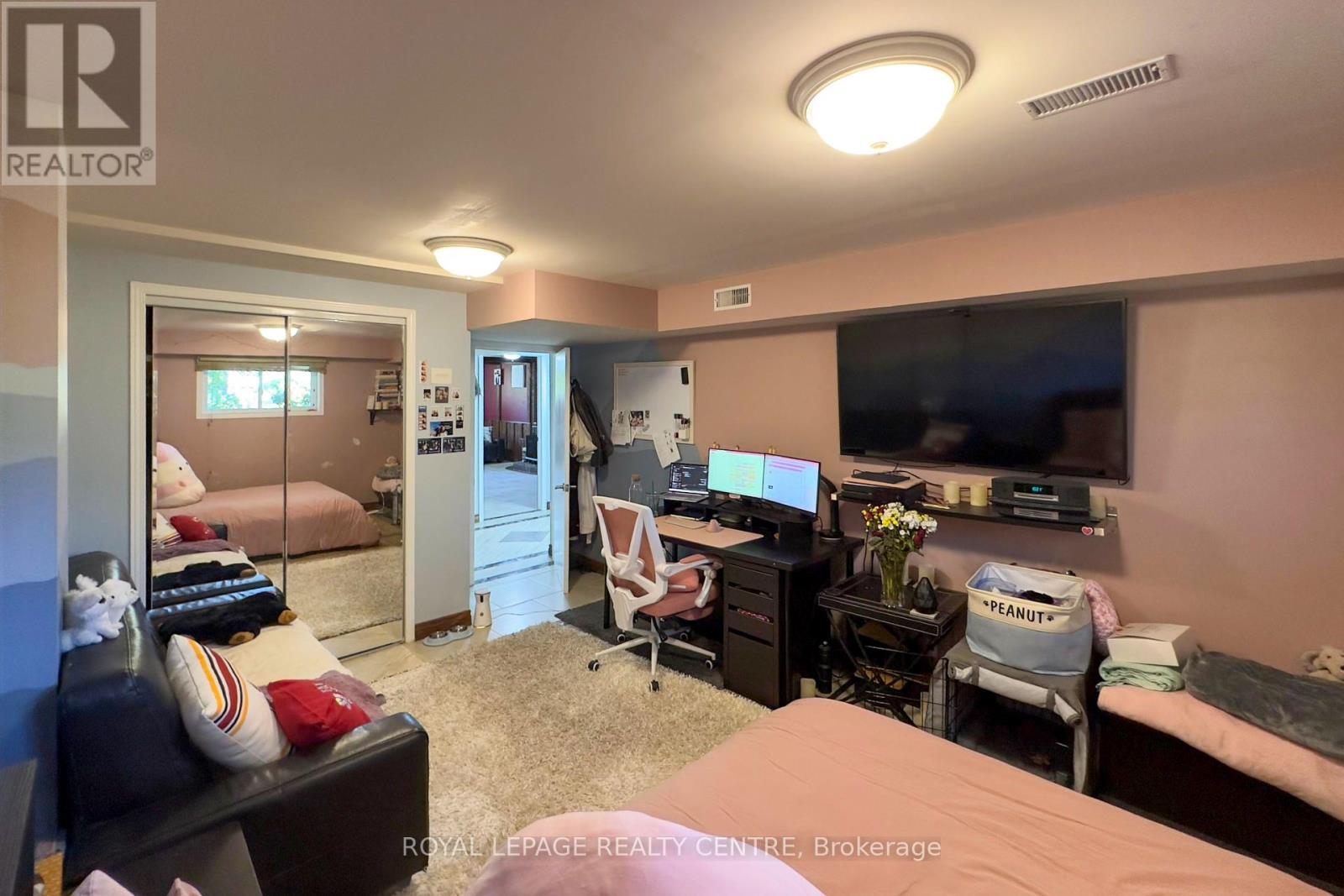 254 Louis Drive, Mississauga, Ontario  L5B 1Y9 - Photo 25 - W12390089