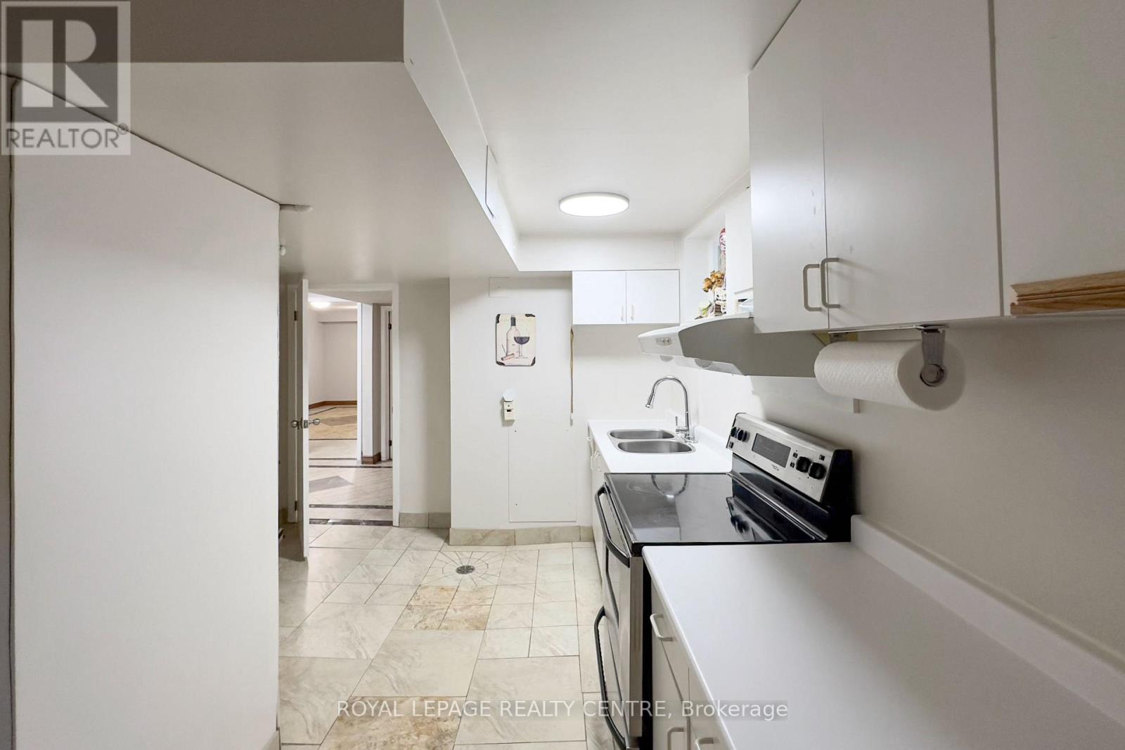 254 Louis Drive, Mississauga, Ontario  L5B 1Y9 - Photo 32 - W12390089