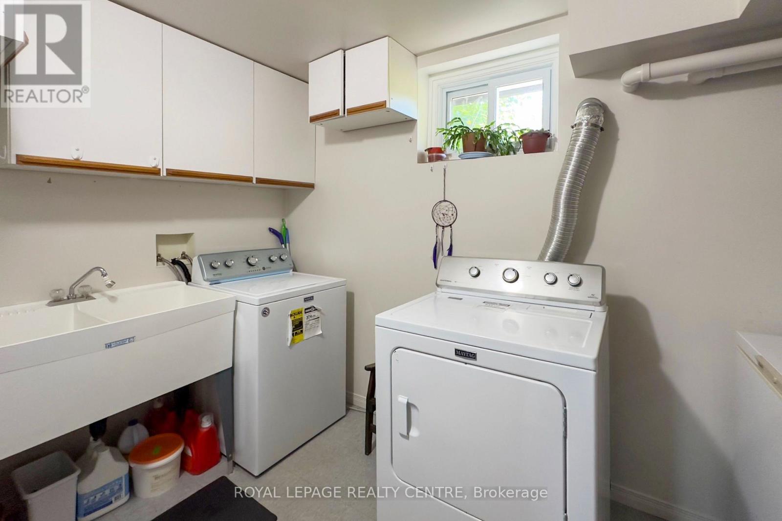 254 Louis Drive, Mississauga, Ontario  L5B 1Y9 - Photo 35 - W12390089