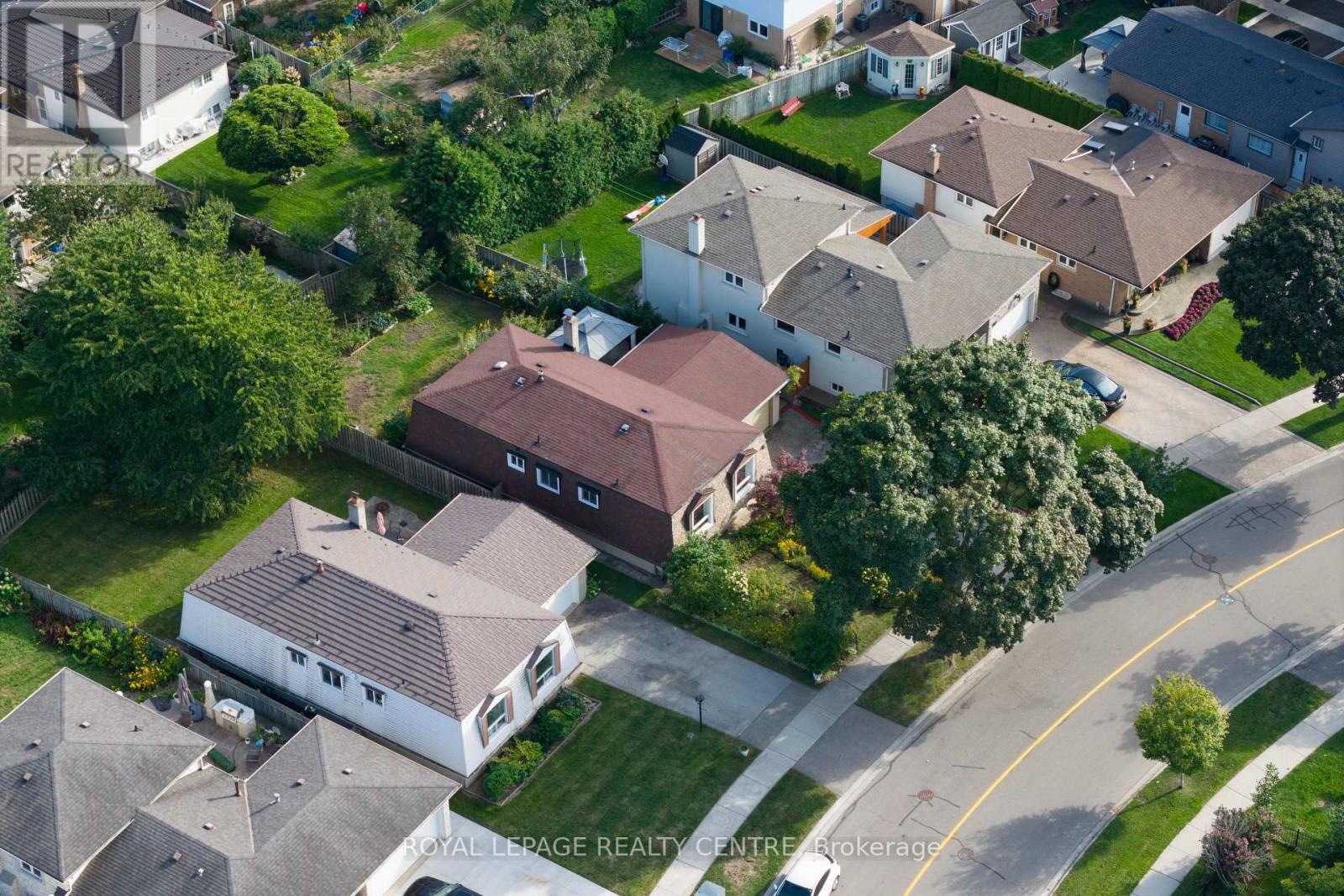 254 Louis Drive, Mississauga, Ontario  L5B 1Y9 - Photo 44 - W12390089